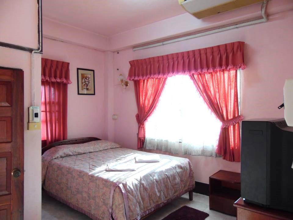 Thaveesinh Hotel Хуайсай Екстер'єр фото